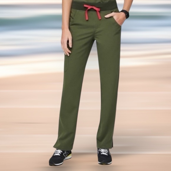 LIMITED EDITION FIGS KADE SCRUB PANTS-DARK OLIVE IN SIZE PETITE MEDIUM - Picture 12 of 13